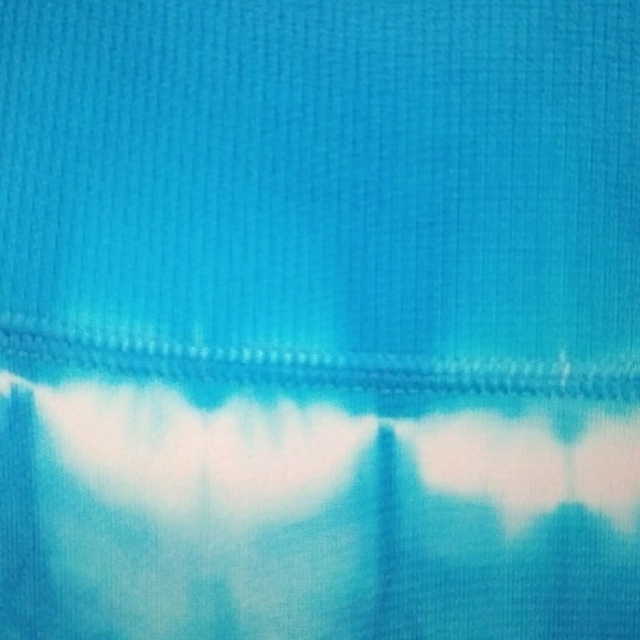 ⭐Blue Tie Dye Sports Capris Activewear - Picture 2 of 2